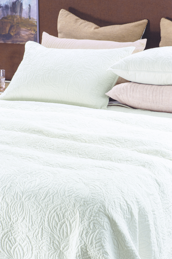 Bianca Lorenne - Fleur De L'Eau - Ivory Bedspread (Pillowcases and Eurocases Sold Separately) image 4